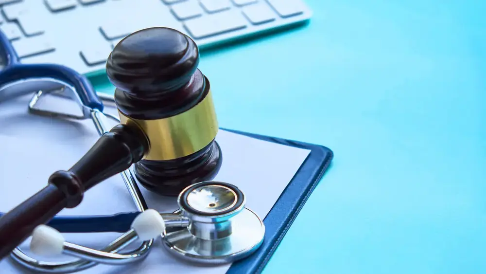 Crime de falsidade de atestado médico