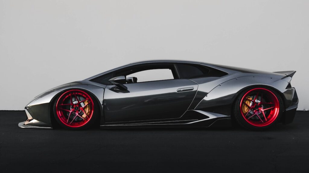 Os carros mais rápidos do mundo: Conheça os modelos que lideram o ranking